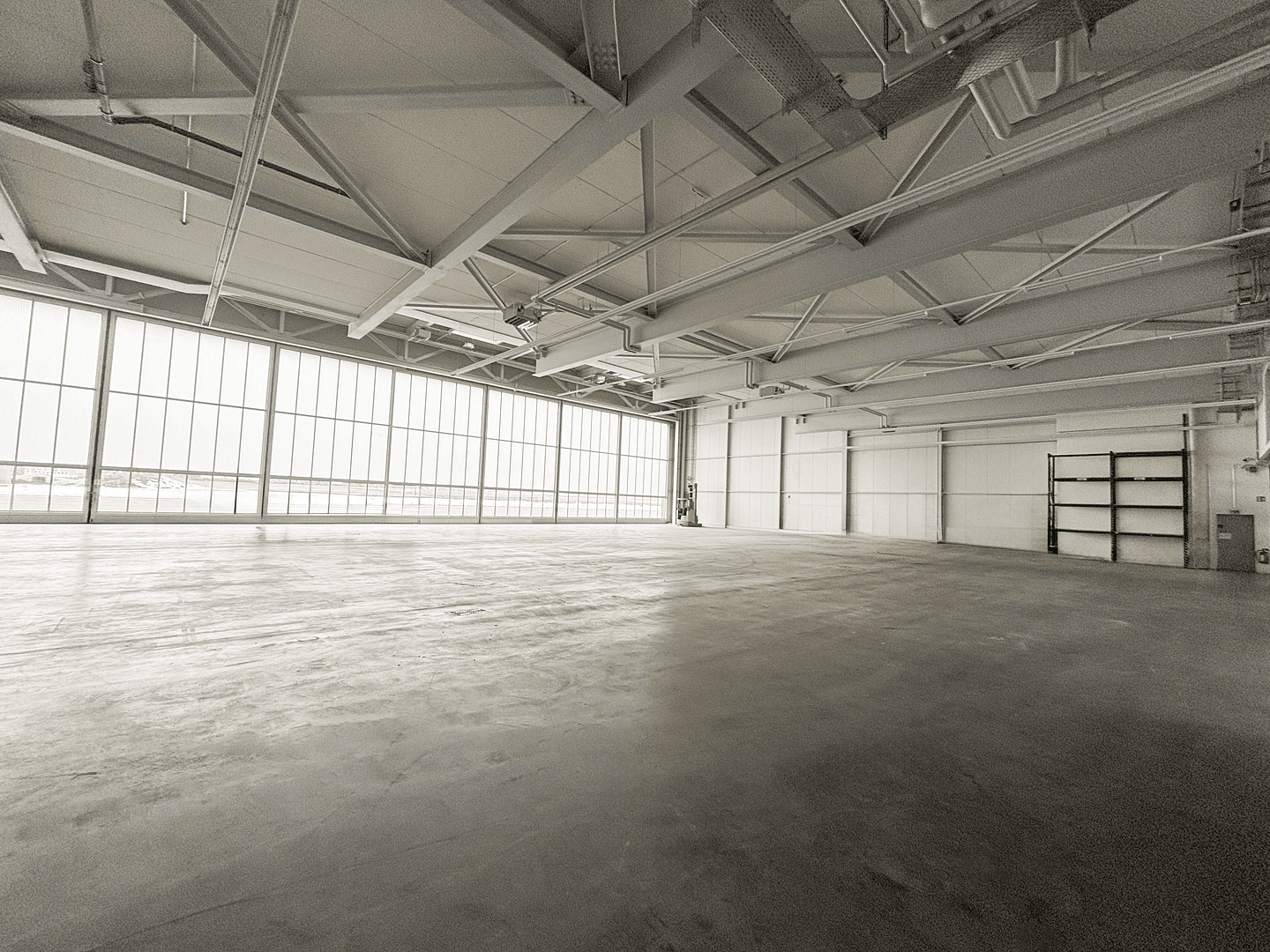 Pronájem nebytového prostoru 1.200 m², Neuhausen ob Eck, Bádensko-Württembersko Pronájem nebytového prostoru 1.200 m², Neuhausen ob Eck, Bádensko-Württembersko