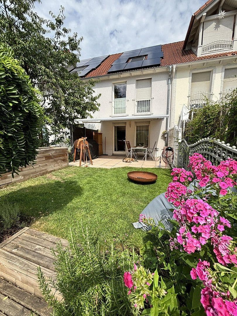 Prodej domu 120 m², pozemek 154 m², Bensheim, Hessen Prodej domu 120 m², pozemek 154 m², Bensheim, Hessen