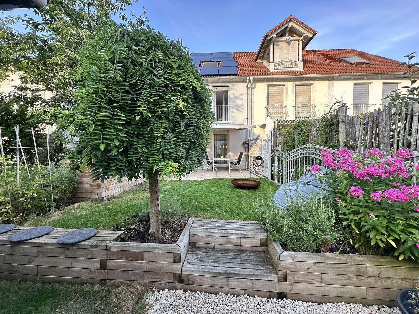 Prodej domu 120 m², pozemek 154 m², Bensheim, Hessen Prodej domu 120 m², pozemek 154 m², Bensheim, Hessen