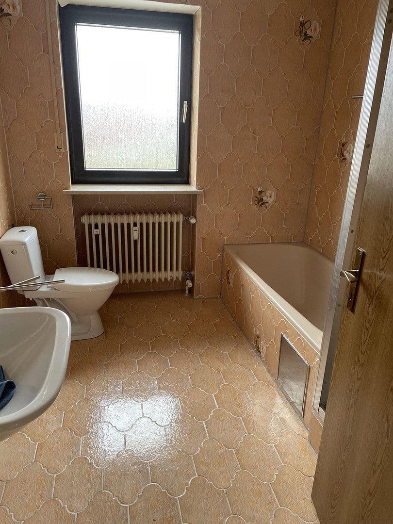 Pronájem bytu 4+1 108 m², Hans-Carossastrasse, Mainburg, Bavorsko Pronájem bytu 4+1 108 m², Hans-Carossastrasse, Mainburg, Bavorsko
