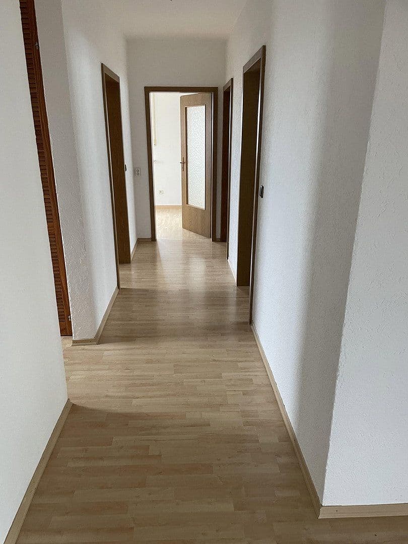 Pronájem bytu 4+1 108 m², Hans-Carossastrasse, Mainburg, Bavorsko Pronájem bytu 4+1 108 m², Hans-Carossastrasse, Mainburg, Bavorsko