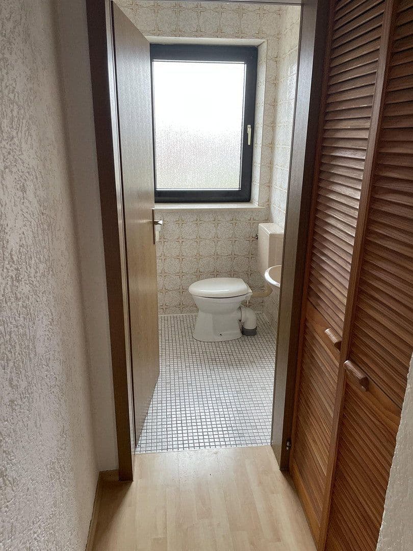 Pronájem bytu 4+1 108 m², Hans-Carossastrasse, Mainburg, Bavorsko Pronájem bytu 4+1 108 m², Hans-Carossastrasse, Mainburg, Bavorsko