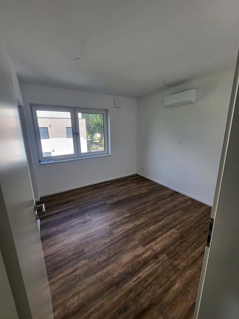 Prodej domu 165 m², pozemek 438 m², Kochstraße 40a, Falkensee, Braniborsko Prodej domu 165 m², pozemek 438 m², Kochstraße 40a, Falkensee, Braniborsko