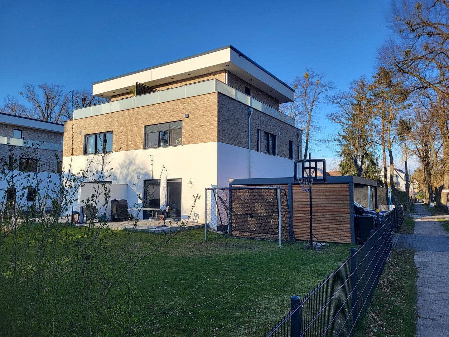 Prodej domu 165 m², pozemek 438 m², Kochstraße 40a, Falkensee, Braniborsko Prodej domu 165 m², pozemek 438 m², Kochstraße 40a, Falkensee, Braniborsko