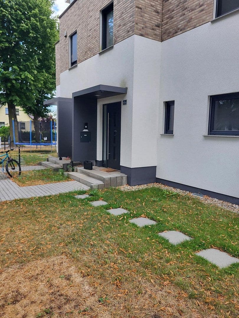 Prodej domu 165 m², pozemek 438 m², Kochstraße 40a, Falkensee, Braniborsko Prodej domu 165 m², pozemek 438 m², Kochstraße 40a, Falkensee, Braniborsko