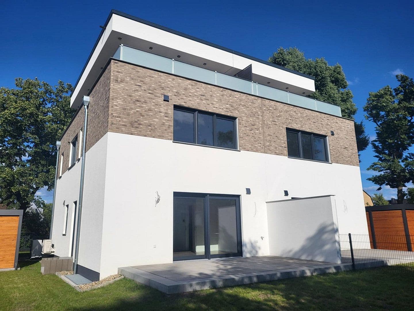 Prodej domu 165 m², pozemek 438 m², Kochstraße 40a, Falkensee, Braniborsko Prodej domu 165 m², pozemek 438 m², Kochstraße 40a, Falkensee, Braniborsko