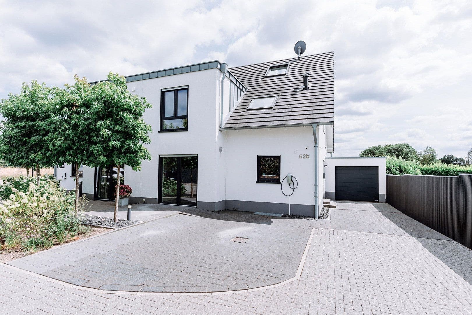 Prodej domu 146 m², pozemek 400 m², Siegburg, Severní Porýní-Vestfálsko Prodej domu 146 m², pozemek 400 m², Siegburg, Severní Porýní-Vestfálsko