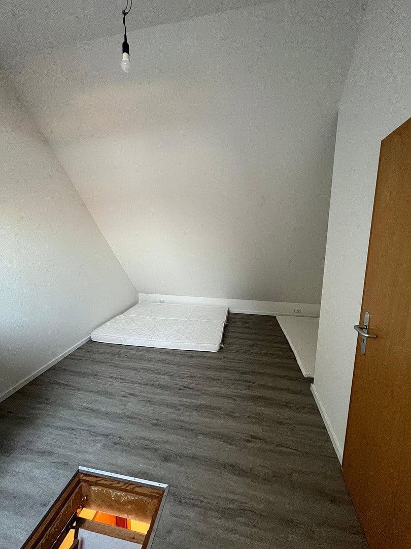 Prodej bytu 3+1 75 m², Landau, Porýní-Falc Prodej bytu 3+1 75 m², Landau, Porýní-Falc