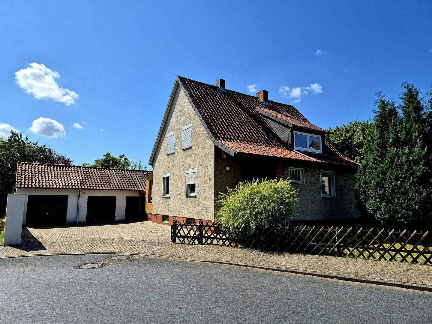 Prodej domu 140 m², pozemek 747 m², Peine, Dolní Sasko Prodej domu 140 m², pozemek 747 m², Peine, Dolní Sasko