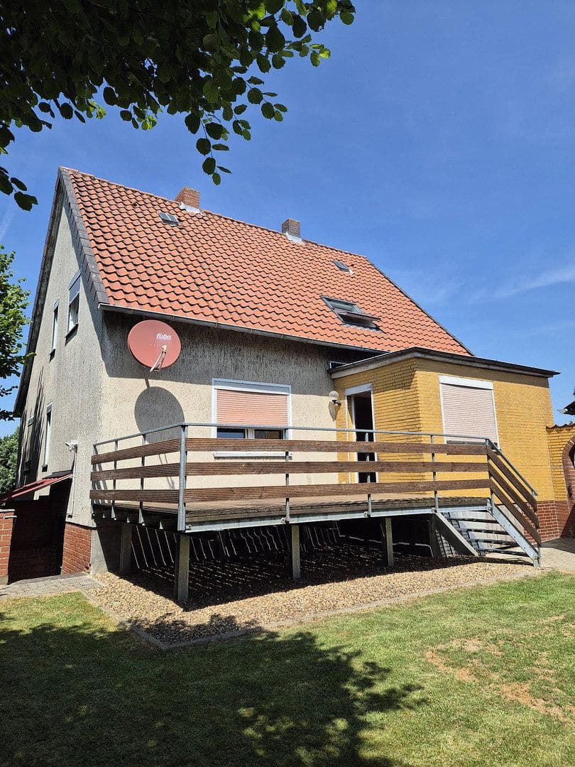 Prodej domu 140 m², pozemek 747 m², Peine, Dolní Sasko Prodej domu 140 m², pozemek 747 m², Peine, Dolní Sasko