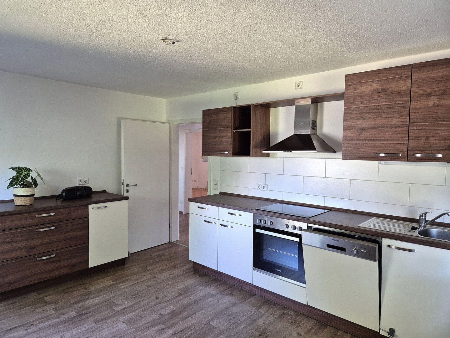 Prodej domu 140 m², pozemek 747 m², Peine, Dolní Sasko Prodej domu 140 m², pozemek 747 m², Peine, Dolní Sasko