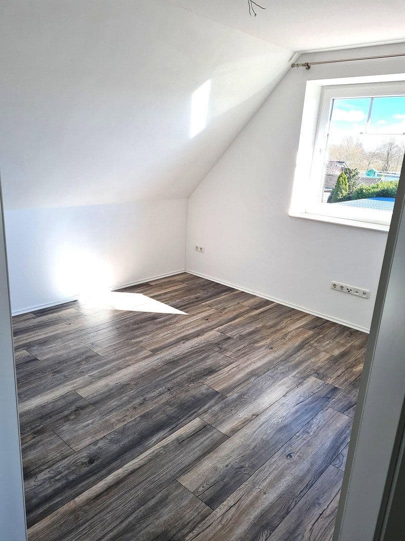 Pronájem bytu 3+1 110 m², Lohe-Rickelshof, Šlesvicko-Holštýnsko Pronájem bytu 3+1 110 m², Lohe-Rickelshof, Šlesvicko-Holštýnsko