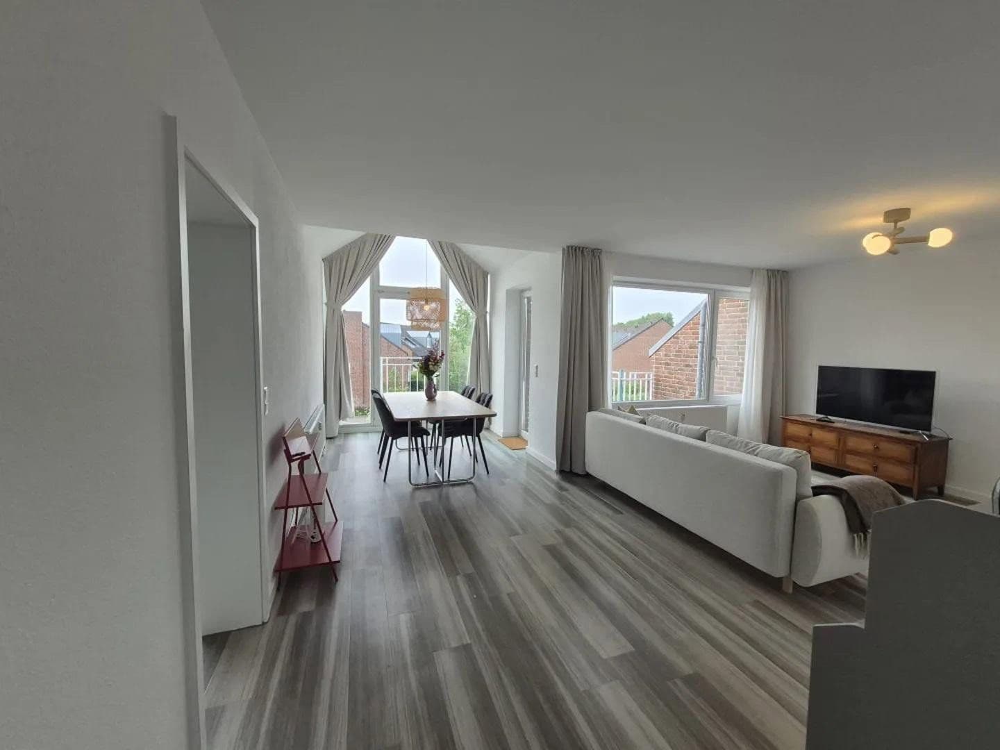 Pronájem bytu 2+1 38 m², Rheinbrohler Weg 26, Düsseldorf, Severní Porýní-Vestfálsko Pronájem bytu 2+1 38 m², Rheinbrohler Weg 26, Düsseldorf, Severní Porýní-Vestfálsko