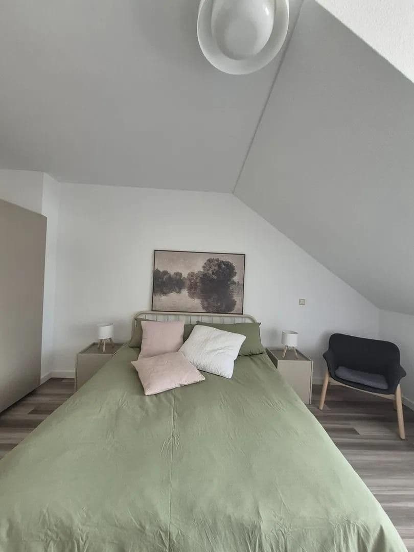 Pronájem bytu 2+1 38 m², Rheinbrohler Weg 26, Düsseldorf, Severní Porýní-Vestfálsko Pronájem bytu 2+1 38 m², Rheinbrohler Weg 26, Düsseldorf, Severní Porýní-Vestfálsko