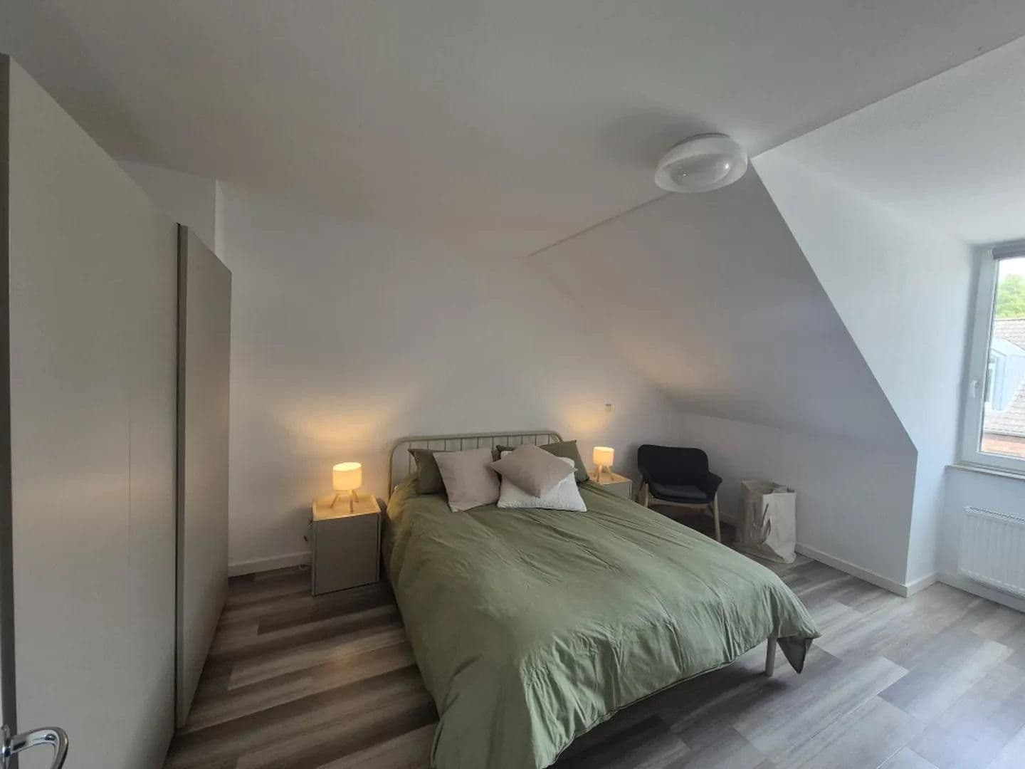 Pronájem bytu 2+1 38 m², Rheinbrohler Weg 26, Düsseldorf, Severní Porýní-Vestfálsko Pronájem bytu 2+1 38 m², Rheinbrohler Weg 26, Düsseldorf, Severní Porýní-Vestfálsko