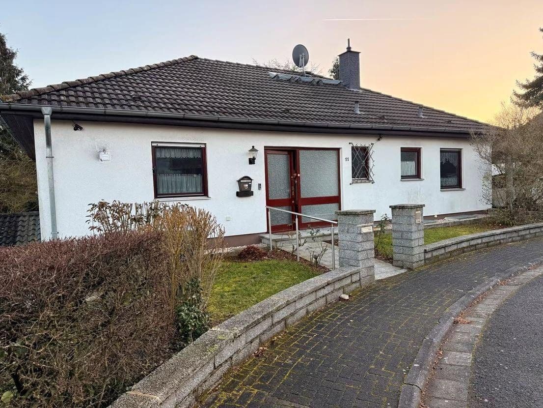 Prodej domu 219 m², pozemek 1.001 m², Weilstrasse 11, Wetzlar, Hessen Prodej domu 219 m², pozemek 1.001 m², Weilstrasse 11, Wetzlar, Hessen