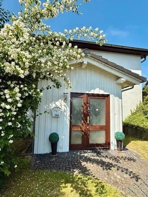 Prodej domu 219 m², pozemek 1.001 m², Weilstrasse 11, Wetzlar, Hessen Prodej domu 219 m², pozemek 1.001 m², Weilstrasse 11, Wetzlar, Hessen