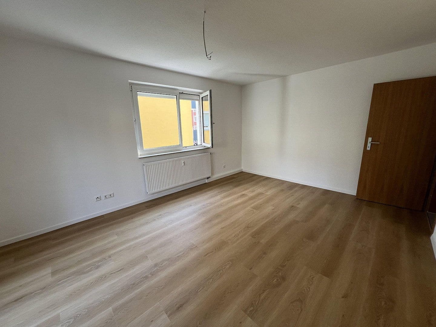 Pronájem bytu 4+1 102 m², Kornwestheim, Bádensko-Württembersko Pronájem bytu 4+1 102 m², Kornwestheim, Bádensko-Württembersko