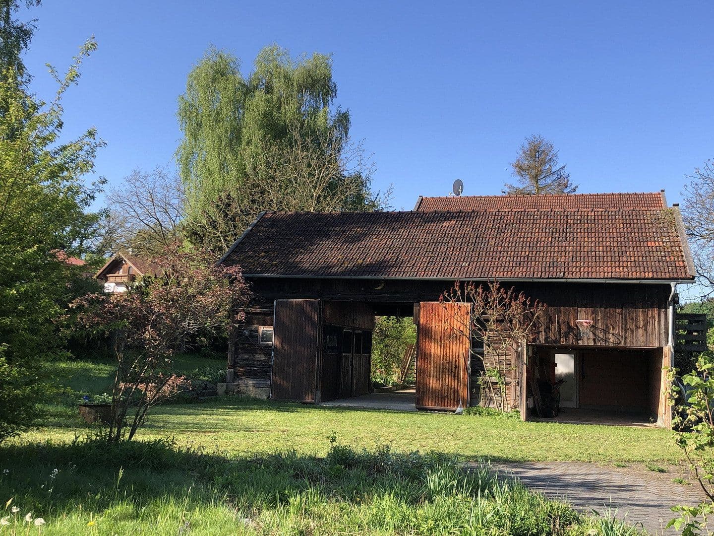 Prodej domu 204 m², pozemek 5.500 m², Weinbergstraße 5, Schönau, Bavorsko Prodej domu 204 m², pozemek 5.500 m², Weinbergstraße 5, Schönau, Bavorsko