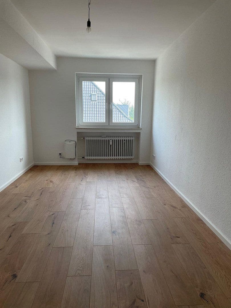 Pronájem bytu 2+1 77 m², Feldstr. 1, Meerbusch, Severní Porýní-Vestfálsko Pronájem bytu 2+1 77 m², Feldstr. 1, Meerbusch, Severní Porýní-Vestfálsko
