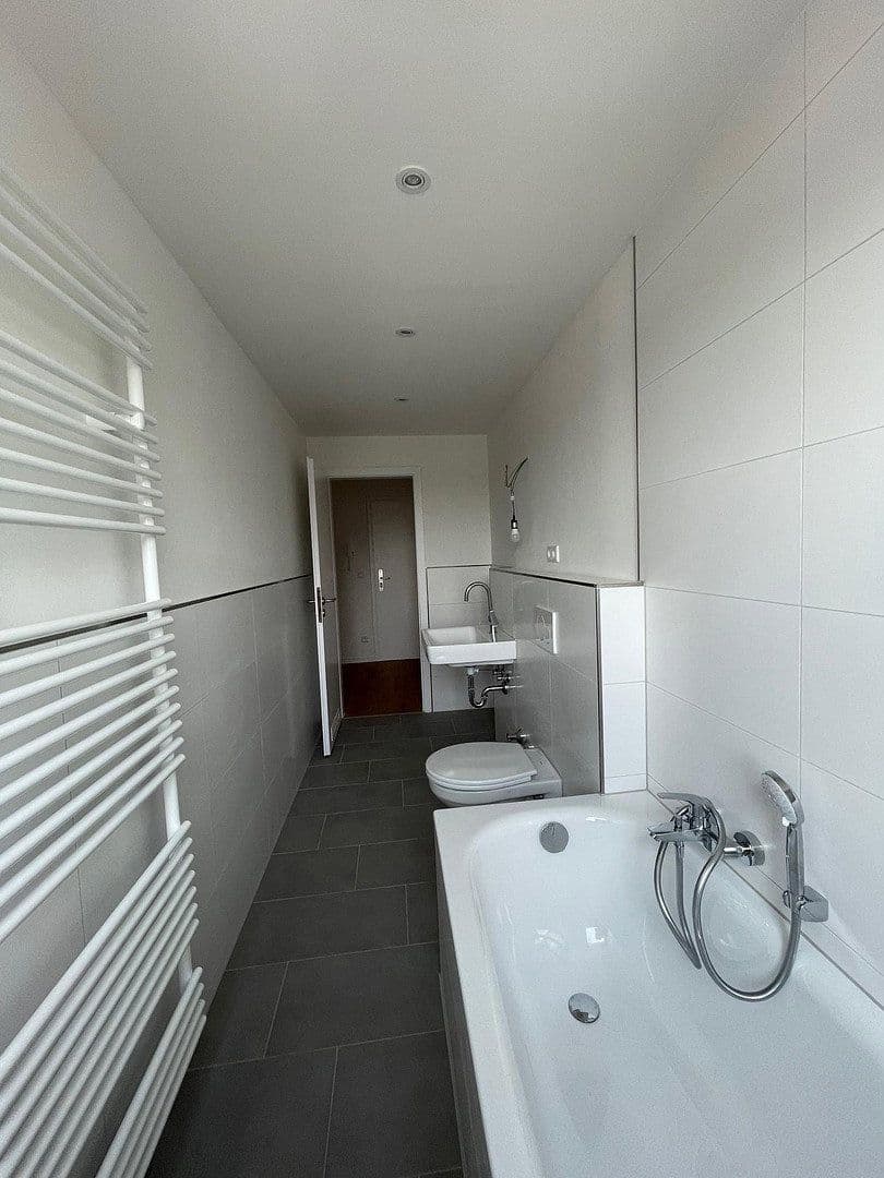 Pronájem bytu 2+1 77 m², Feldstr. 1, Meerbusch, Severní Porýní-Vestfálsko Pronájem bytu 2+1 77 m², Feldstr. 1, Meerbusch, Severní Porýní-Vestfálsko