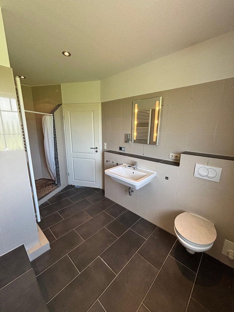 Prodej domu 233 m², pozemek 587 m², Todendorf, Šlesvicko-Holštýnsko Prodej domu 233 m², pozemek 587 m², Todendorf, Šlesvicko-Holštýnsko
