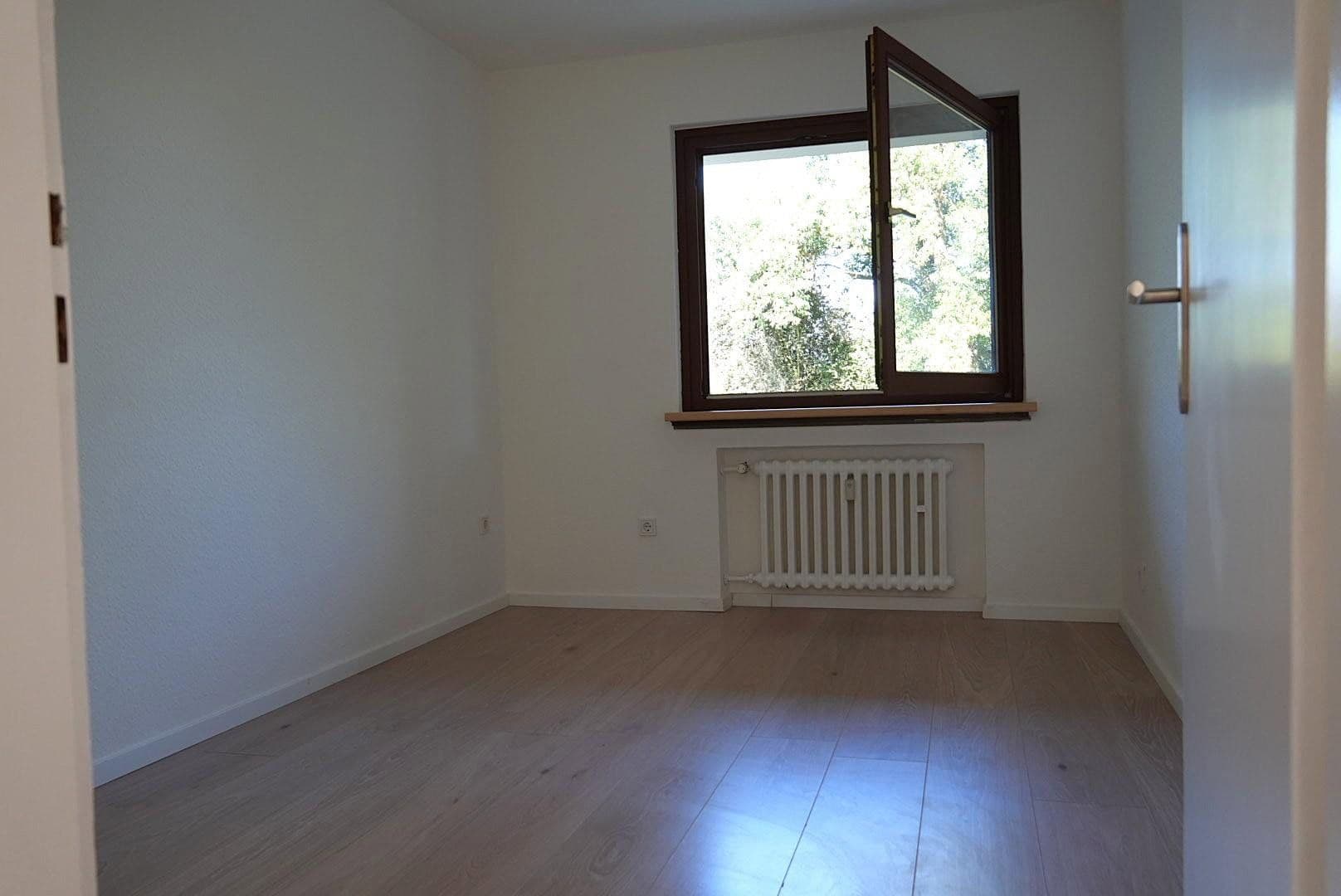 Prodej bytu 3+1 64 m², Köln, Severní Porýní-Vestfálsko Prodej bytu 3+1 64 m², Köln, Severní Porýní-Vestfálsko