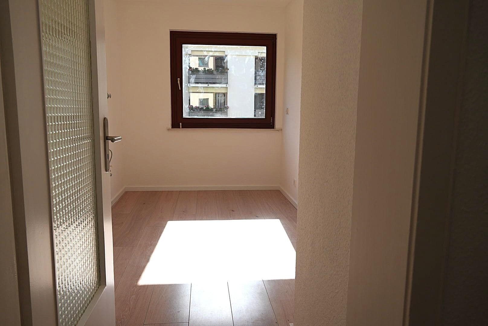 Prodej bytu 3+1 64 m², Köln, Severní Porýní-Vestfálsko Prodej bytu 3+1 64 m², Köln, Severní Porýní-Vestfálsko