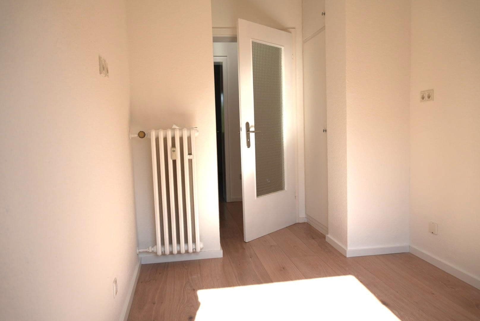 Prodej bytu 3+1 64 m², Köln, Severní Porýní-Vestfálsko Prodej bytu 3+1 64 m², Köln, Severní Porýní-Vestfálsko