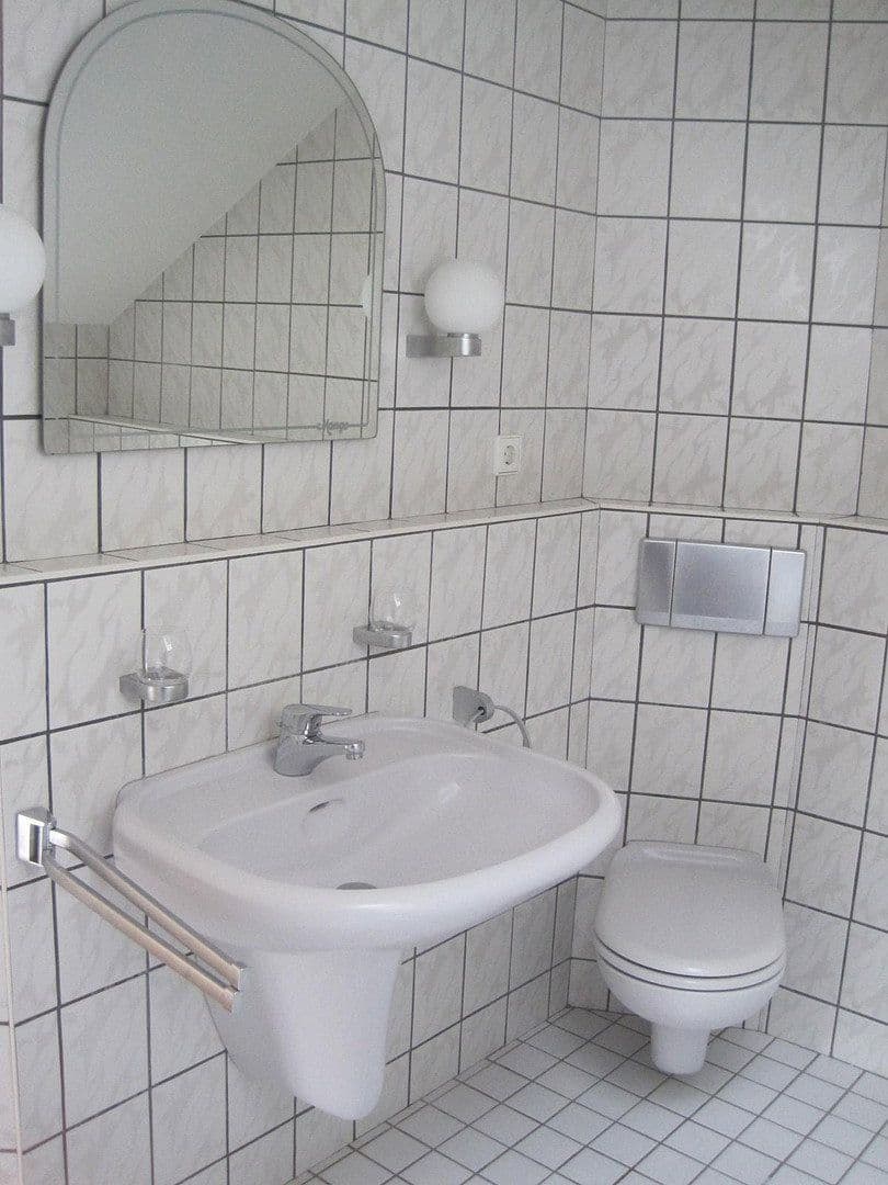 Prodej domu 258 m², pozemek 728 m², Stegen, Bádensko-Württembersko Prodej domu 258 m², pozemek 728 m², Stegen, Bádensko-Württembersko