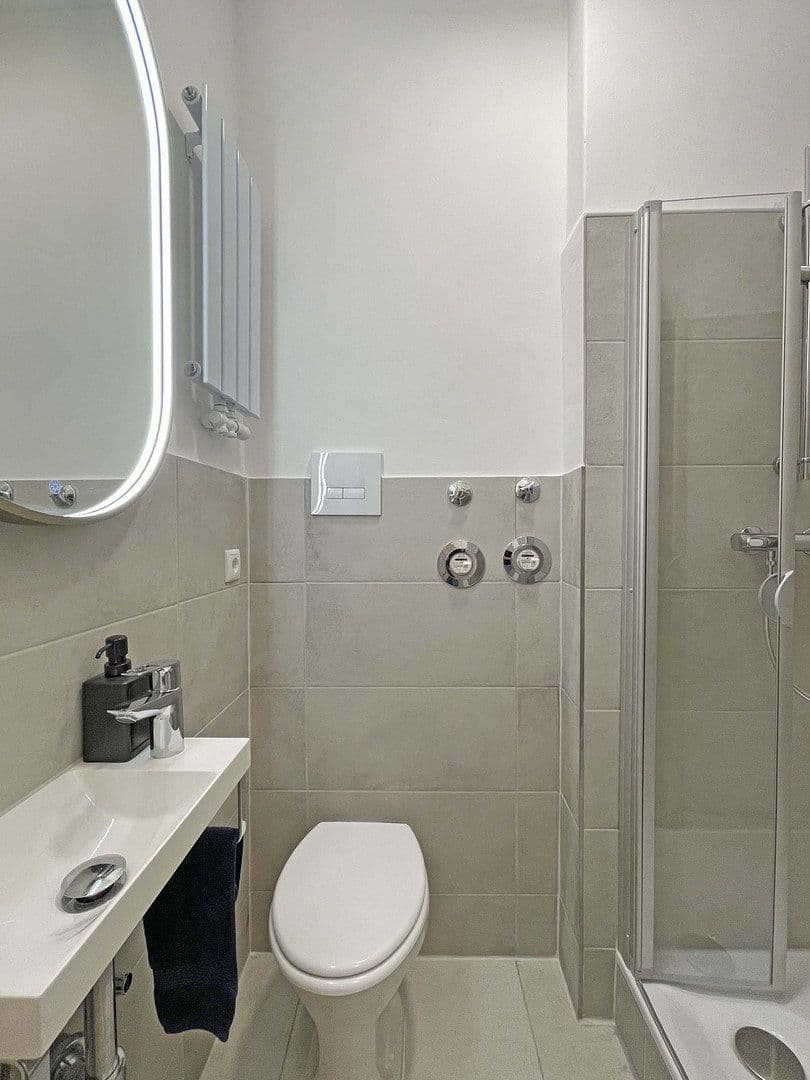Prodej bytu 1+kk 35 m², Fehrbelliner Straße 36, Berlin, Berlín Prodej bytu 1+kk 35 m², Fehrbelliner Straße 36, Berlin, Berlín