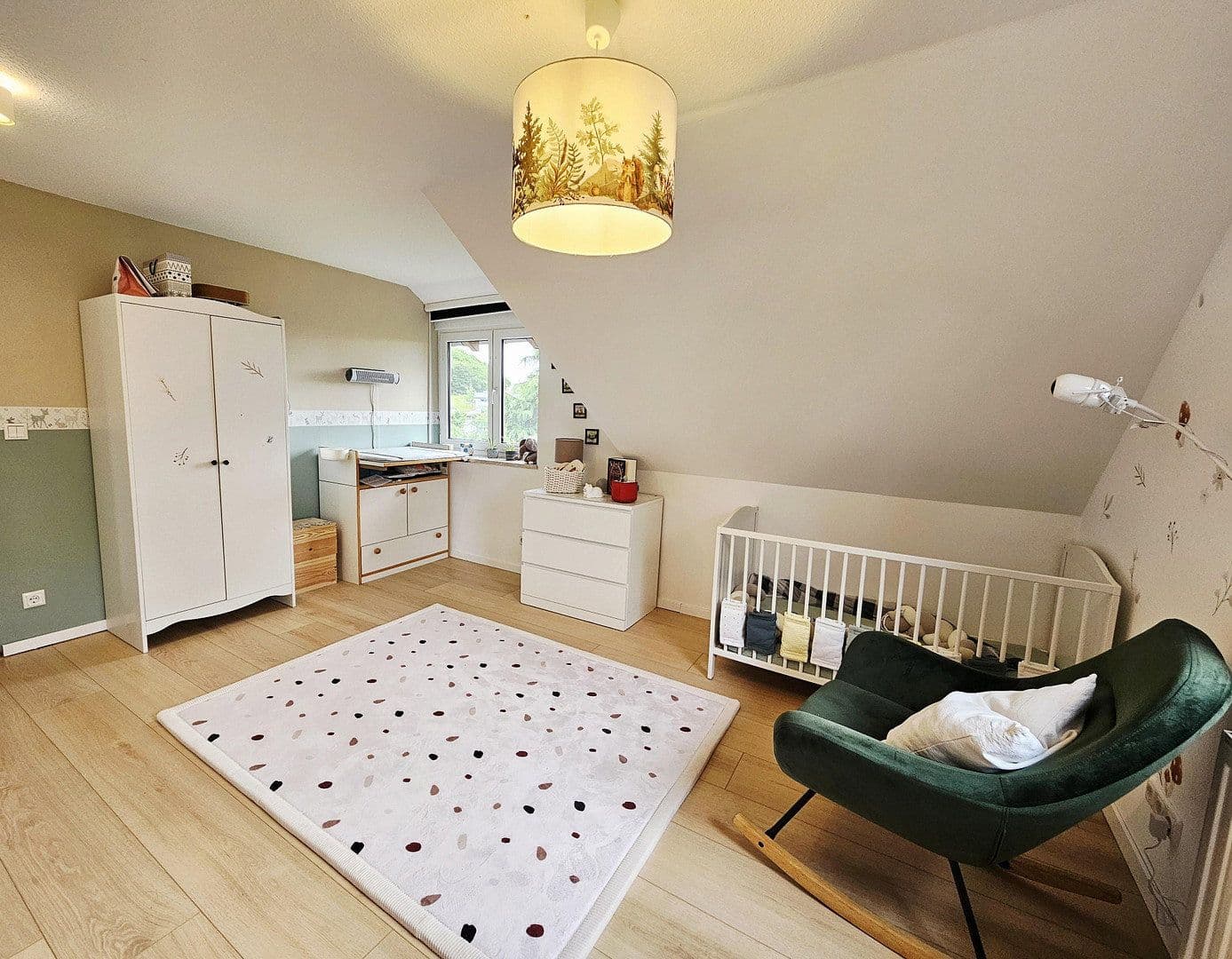 Prodej domu 200 m², pozemek 1.683 m², Plauen, Sasko Prodej domu 200 m², pozemek 1.683 m², Plauen, Sasko