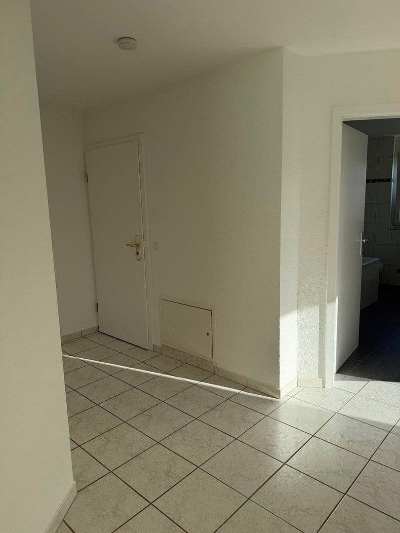 Pronájem bytu 3+1 88 m², Luttinger Straße 30a, Laufenburg (Baden), Bádensko-Württembersko Pronájem bytu 3+1 88 m², Luttinger Straße 30a, Laufenburg (Baden), Bádensko-Württembersko