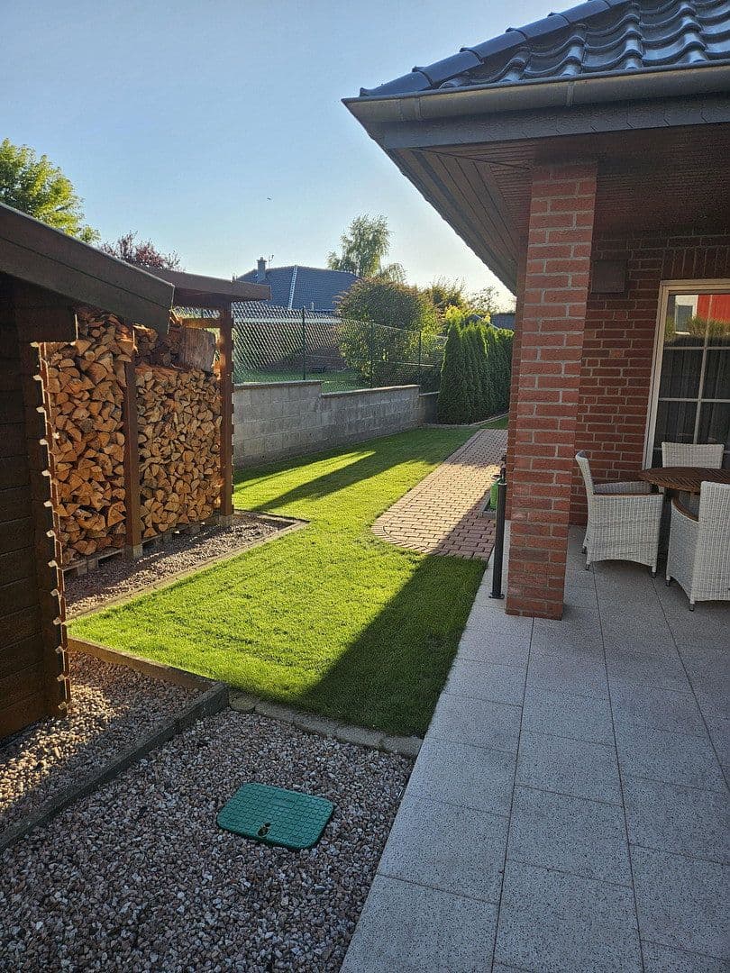 Prodej domu 135 m², pozemek 636 m², Rullstorf, Dolní Sasko Prodej domu 135 m², pozemek 636 m², Rullstorf, Dolní Sasko
