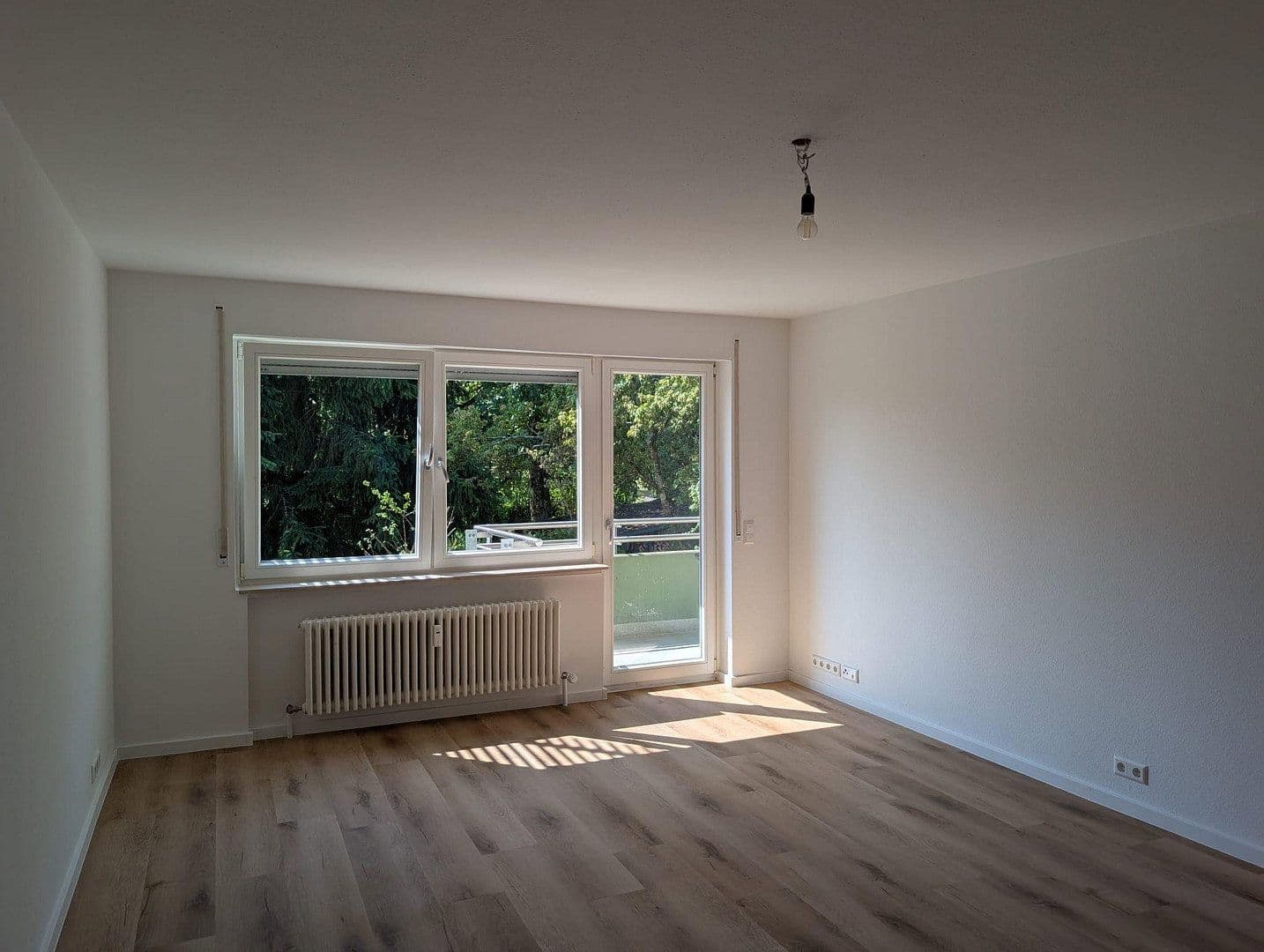 Pronájem bytu 2+1 82 m², Baden-Baden, Bádensko-Württembersko Pronájem bytu 2+1 82 m², Baden-Baden, Bádensko-Württembersko