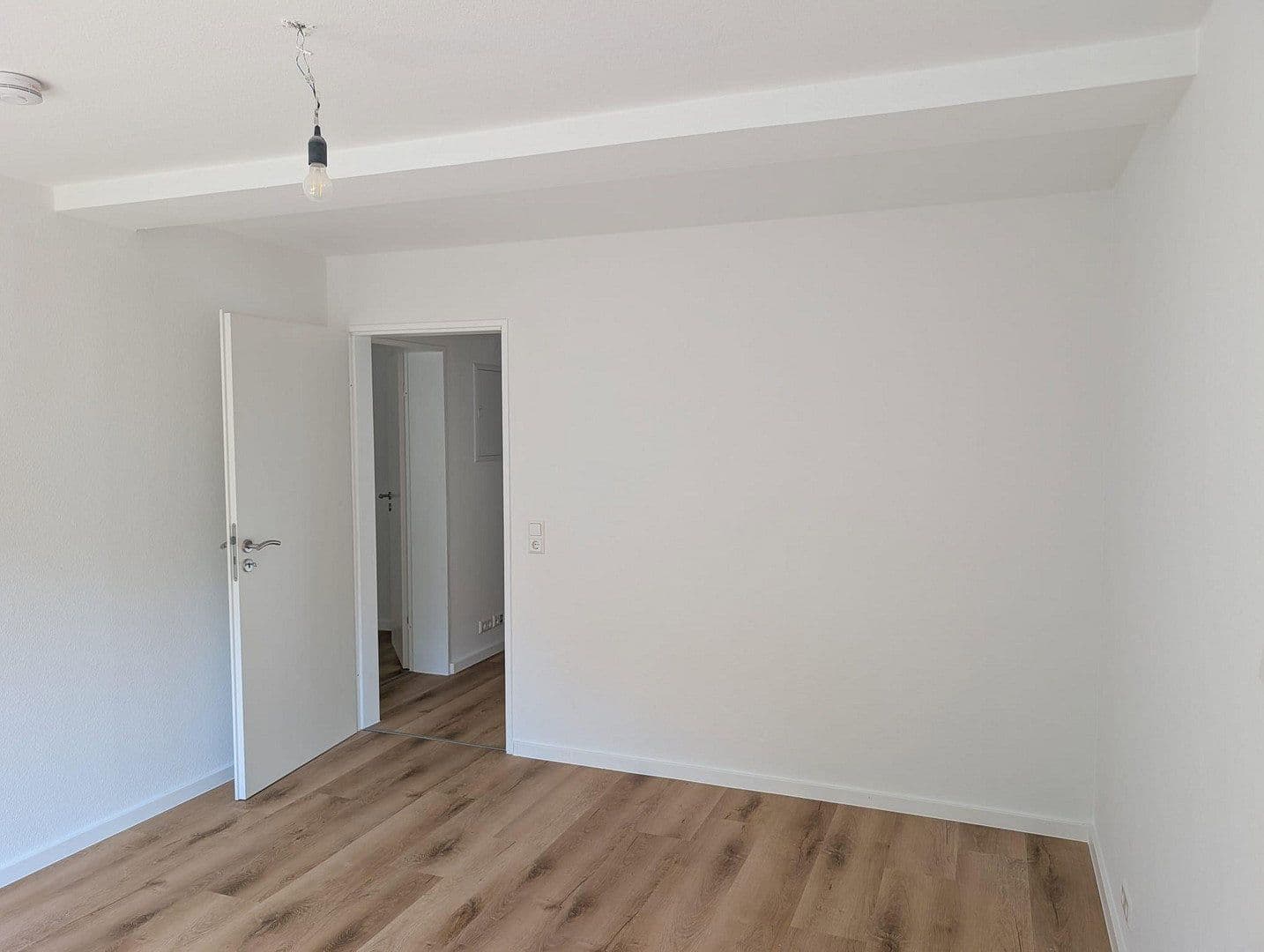 Pronájem bytu 2+1 82 m², Baden-Baden, Bádensko-Württembersko Pronájem bytu 2+1 82 m², Baden-Baden, Bádensko-Württembersko