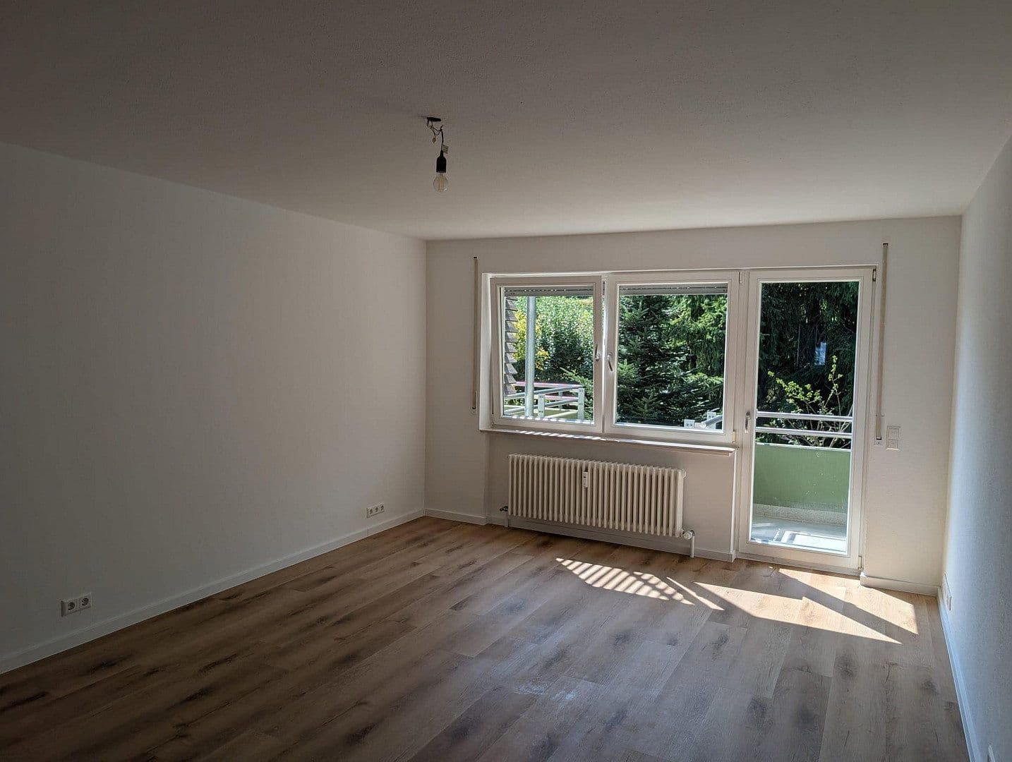 Pronájem bytu 3+1 82 m², Baden-Baden, Bádensko-Württembersko Pronájem bytu 3+1 82 m², Baden-Baden, Bádensko-Württembersko