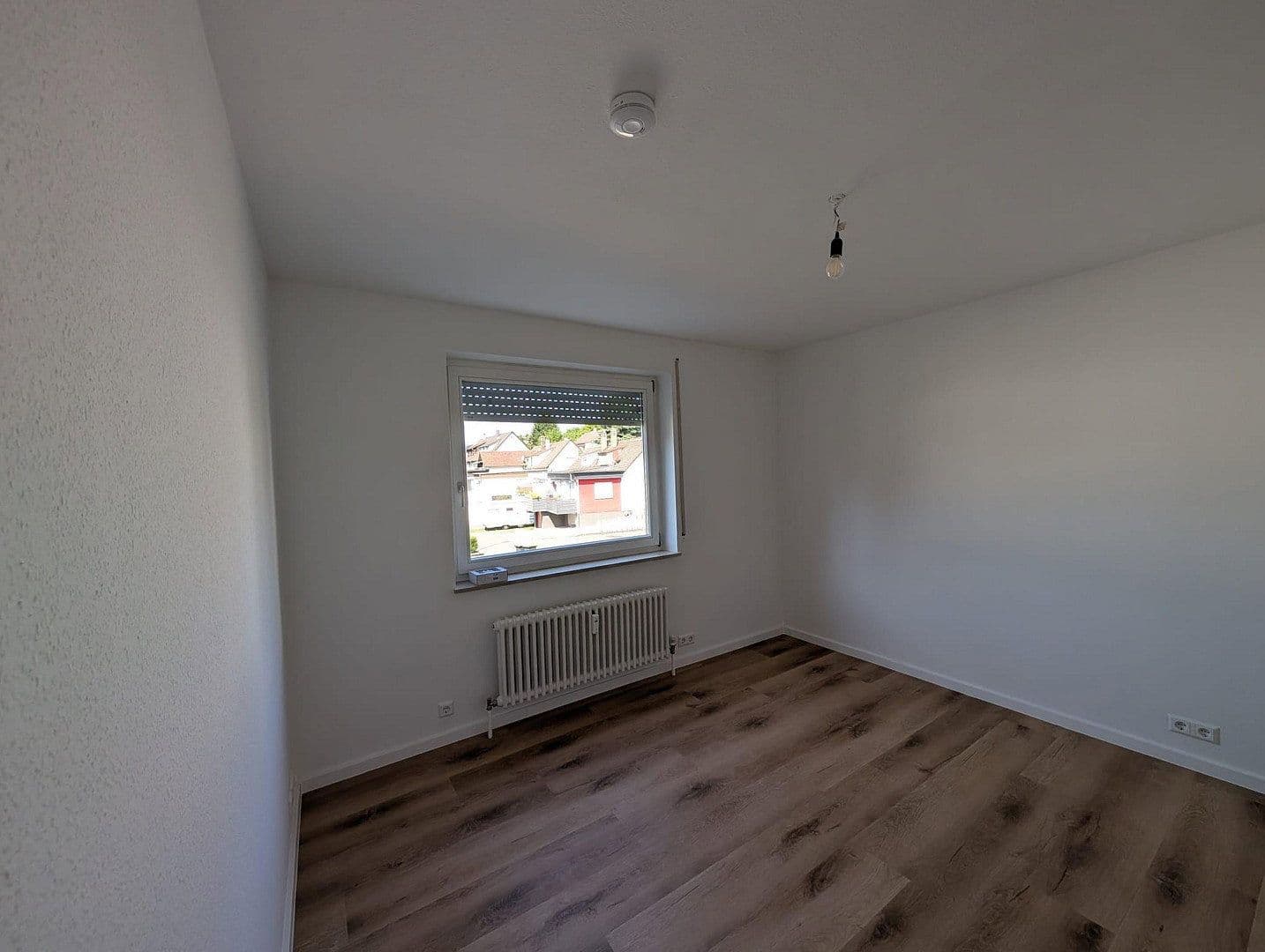 Pronájem bytu 3+1 82 m², Baden-Baden, Bádensko-Württembersko Pronájem bytu 3+1 82 m², Baden-Baden, Bádensko-Württembersko