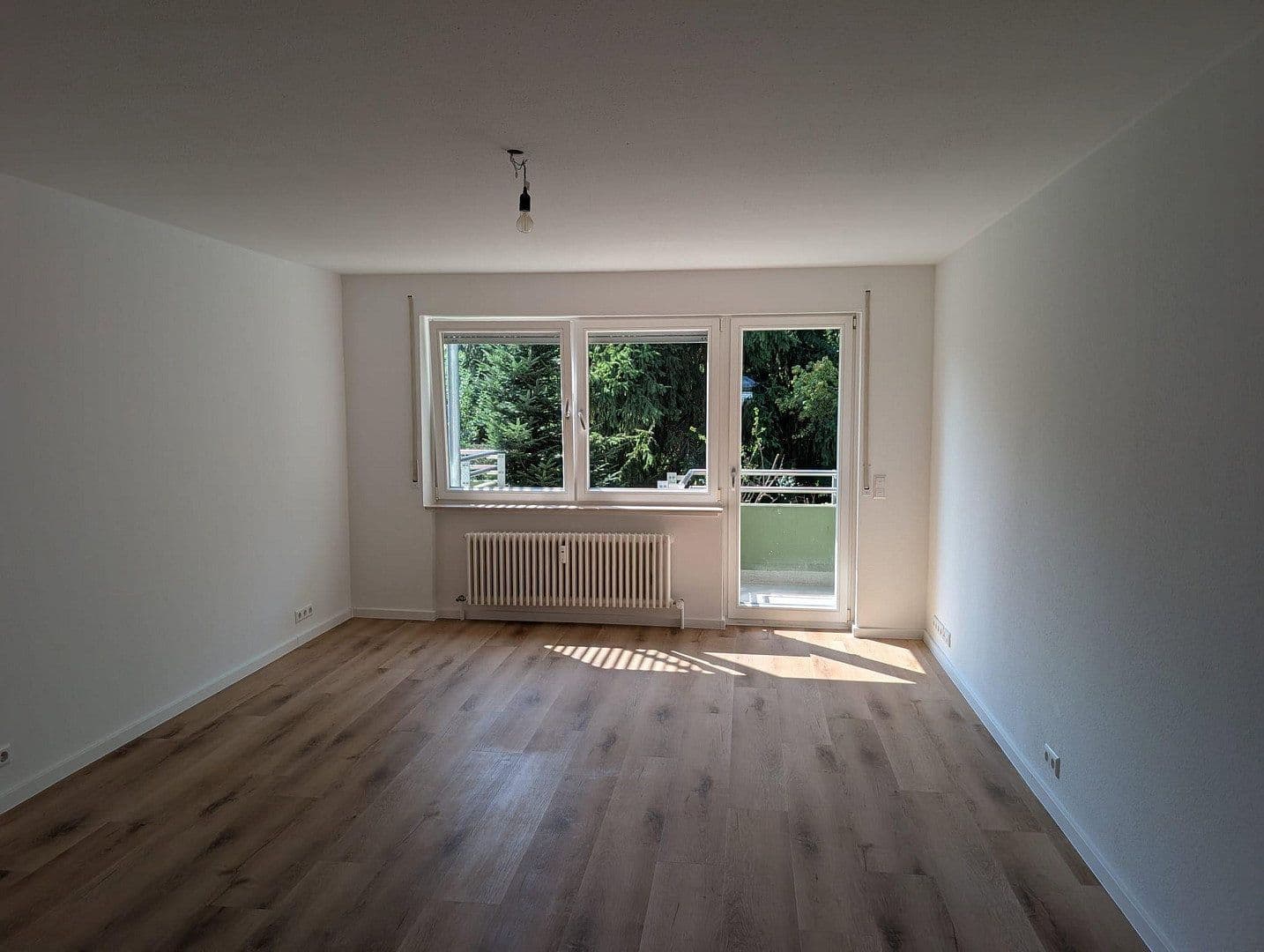 Pronájem bytu 3+1 82 m², Baden-Baden, Bádensko-Württembersko Pronájem bytu 3+1 82 m², Baden-Baden, Bádensko-Württembersko