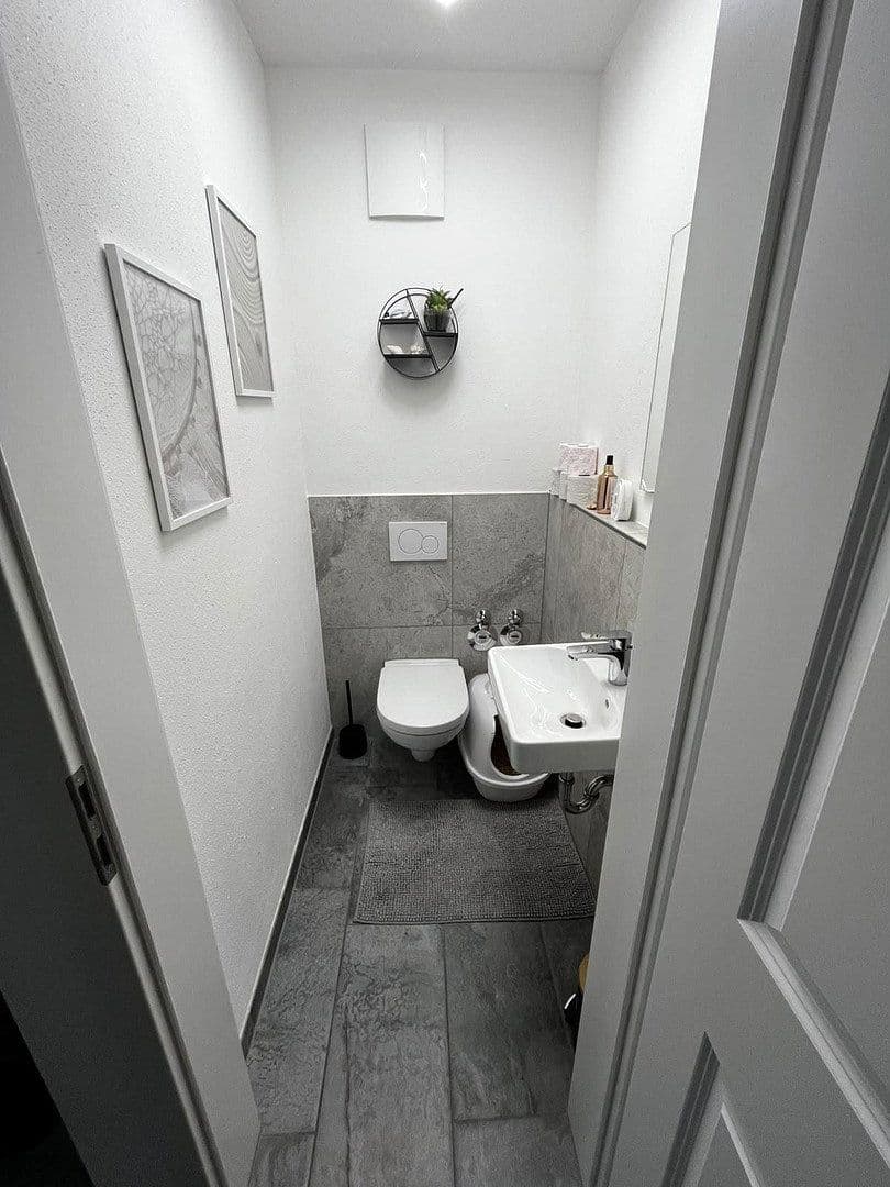 Pronájem bytu 3+1 82 m², Otto-Geist-Straße 17, Eiselfing, Bavorsko Pronájem bytu 3+1 82 m², Otto-Geist-Straße 17, Eiselfing, Bavorsko