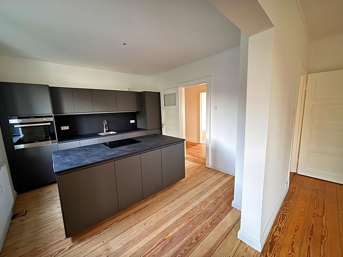 Prodej bytu 4+1 95 m², Hamburg, Hamburg Prodej bytu 4+1 95 m², Hamburg, Hamburg