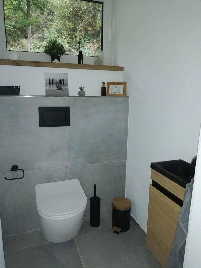 Prodej domu 300 m², pozemek 1.100 m², In den Lärchen 20, Mittenaar, Hessen Prodej domu 300 m², pozemek 1.100 m², In den Lärchen 20, Mittenaar, Hessen