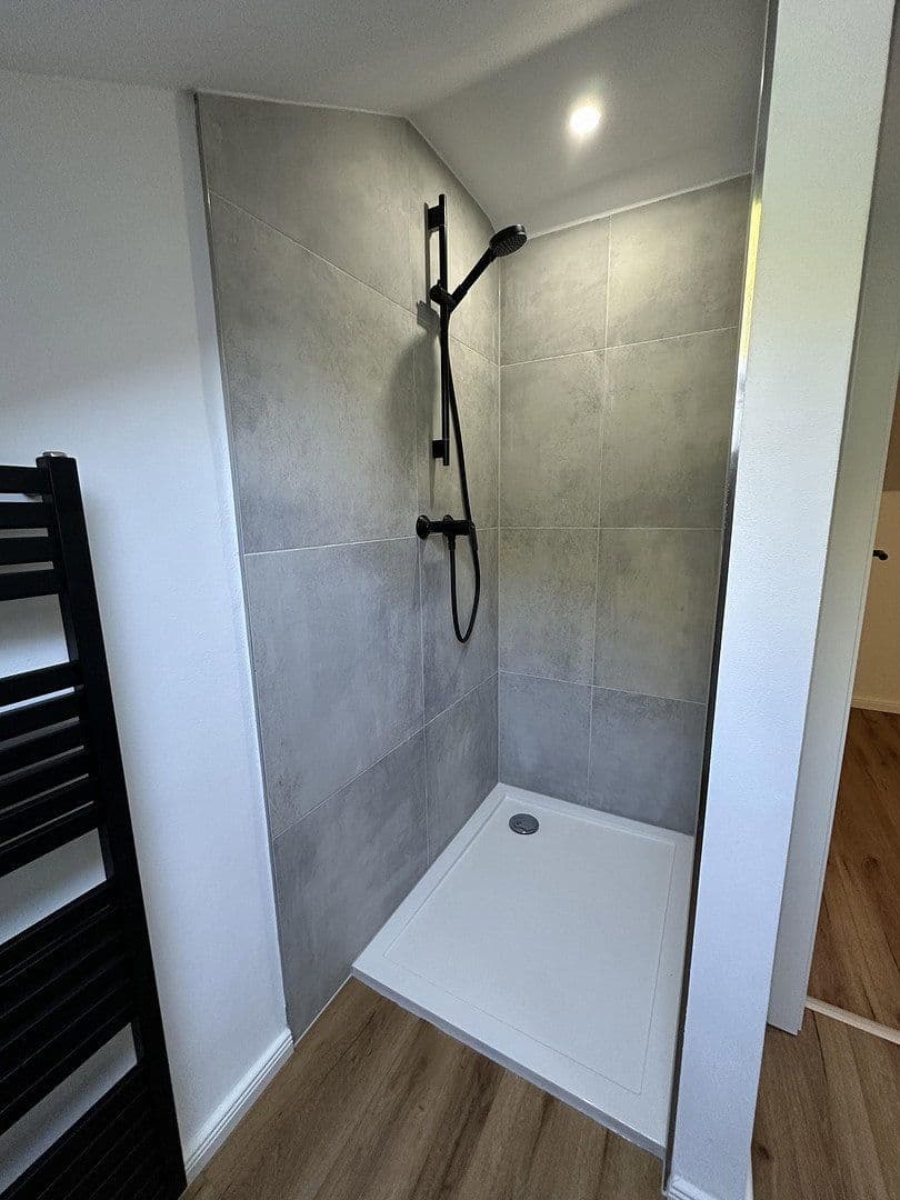 Prodej domu 300 m², pozemek 1.100 m², In den Lärchen 20, Mittenaar, Hessen Prodej domu 300 m², pozemek 1.100 m², In den Lärchen 20, Mittenaar, Hessen