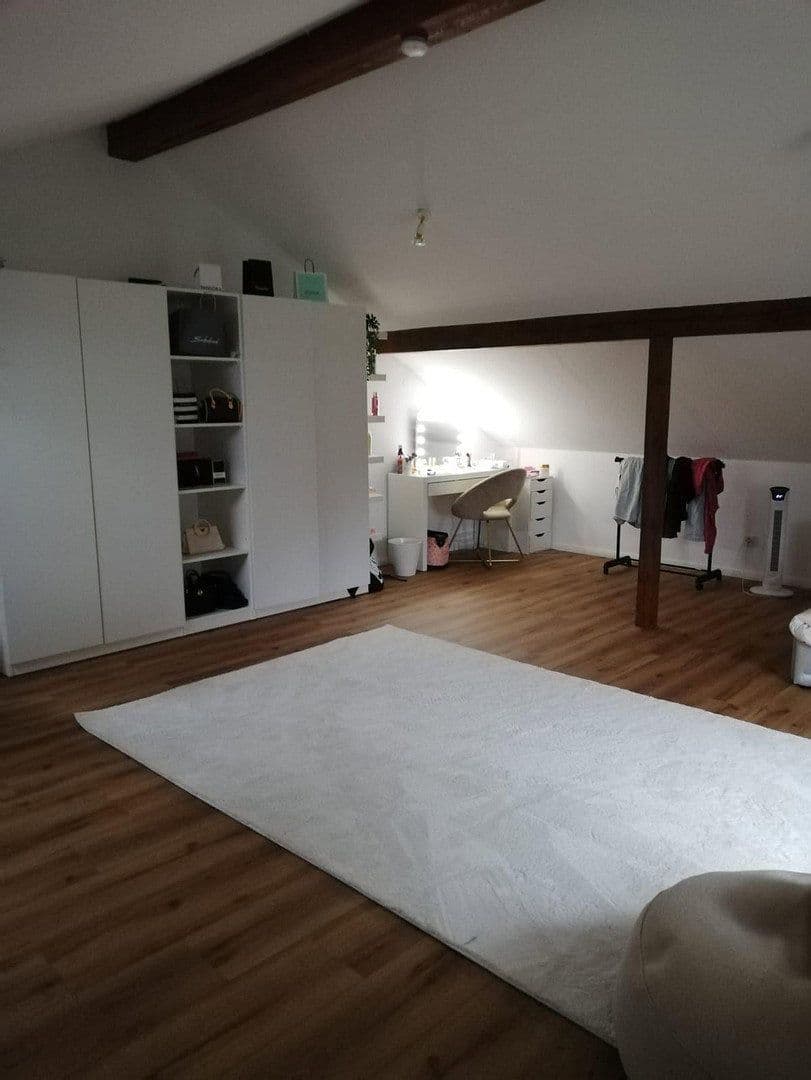 Prodej domu 300 m², pozemek 1.100 m², In den Lärchen 20, Mittenaar, Hessen Prodej domu 300 m², pozemek 1.100 m², In den Lärchen 20, Mittenaar, Hessen