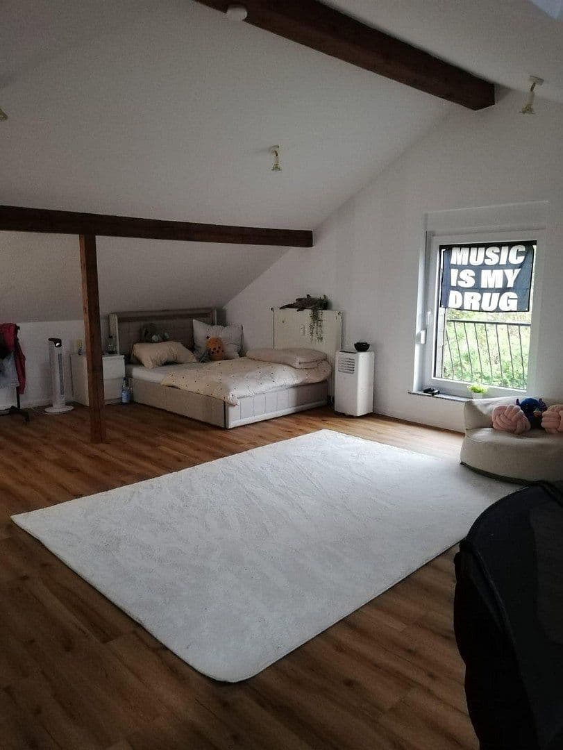 Prodej domu 300 m², pozemek 1.100 m², In den Lärchen 20, Mittenaar, Hessen Prodej domu 300 m², pozemek 1.100 m², In den Lärchen 20, Mittenaar, Hessen