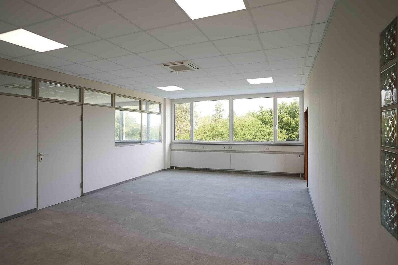 Pronájem kanceláře 370 m², Stuttgart, Bádensko-Württembersko Pronájem kanceláře 370 m², Stuttgart, Bádensko-Württembersko