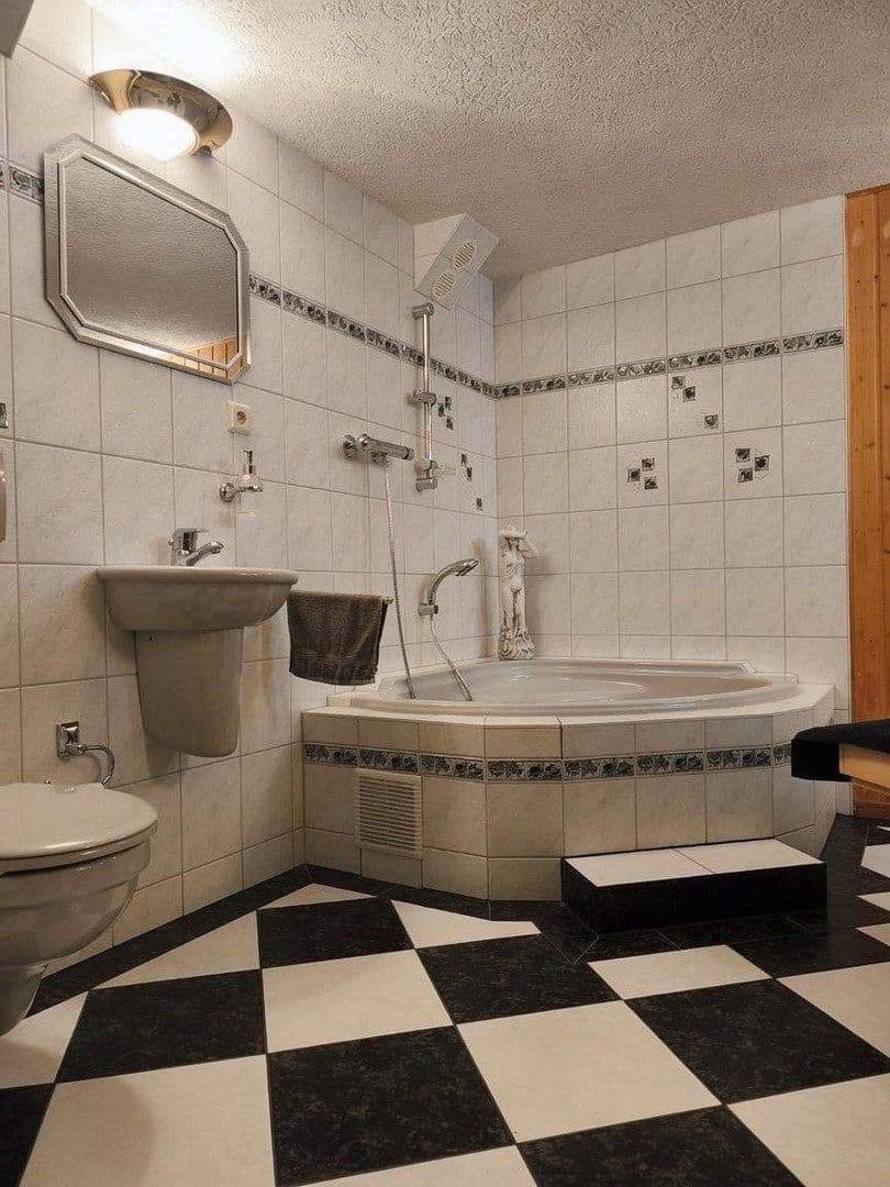 Prodej domu 311 m², pozemek 819 m², Arnstadt, Durynsko Prodej domu 311 m², pozemek 819 m², Arnstadt, Durynsko