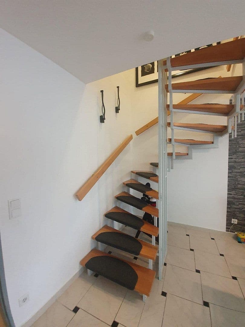 Prodej bytu 4+1 109 m², Grebensteiner Str. 8, Kassel, Hessen Prodej bytu 4+1 109 m², Grebensteiner Str. 8, Kassel, Hessen