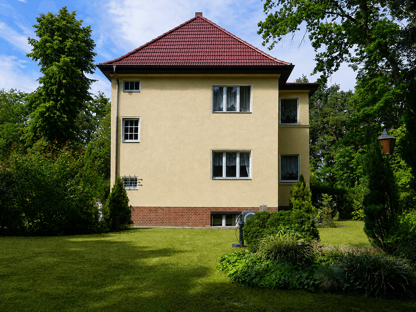 Prodej domu 96 m², pozemek 1.010 m², Berlin, Berlín Prodej domu 96 m², pozemek 1.010 m², Berlin, Berlín