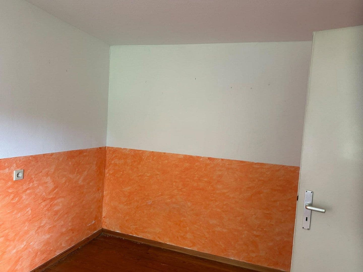 Pronájem domu 175 m², pozemek 300 m², Ebersbach an der Fils, Bádensko-Württembersko Pronájem domu 175 m², pozemek 300 m², Ebersbach an der Fils, Bádensko-Württembersko